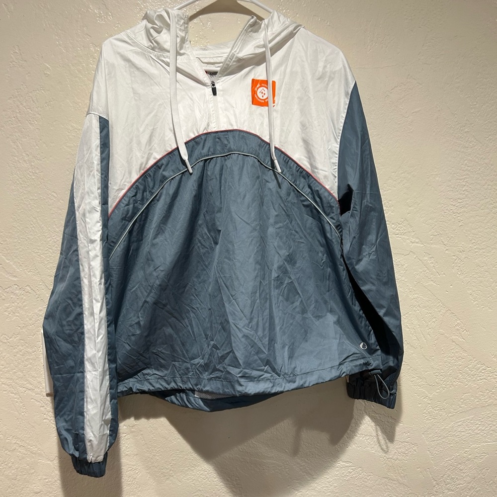 The American Outdoorsman nwot L pullover jacket